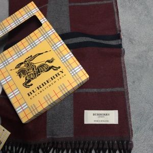 Burberry scarf burgandy and grey